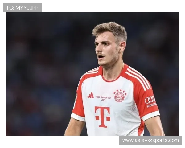 拜仁后卫于帕梅卡诺搭档塔、斯坦尼希奇组成防线