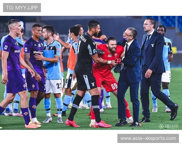 佛罗伦萨与拉齐奥对攻战,双方上半场均创造多次得分机会 佛罗伦萨与拉齐奥对攻战,双方上半场均创造多次得分机会